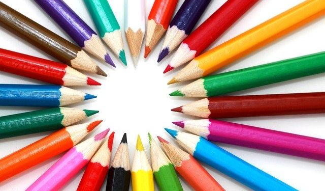 Ideali per Colorare Serie di matite con mina morbida per artisti dai colori vivaci 120 Matite Colorate Professionali per Adulti e Bambini Mandala Disegnare Astuccio Cancelleria Scuola