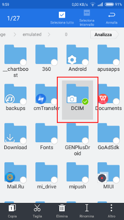 da Ex Gestore File la cartella dcim ha un segno di spunta nell'angolo in basso a destra