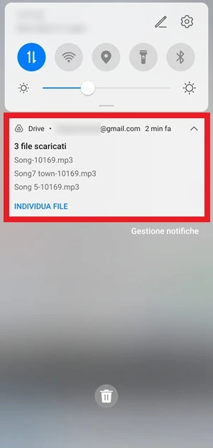 nella tendina delle notifiche di android è visibile il numero di file che sono stati scaricati