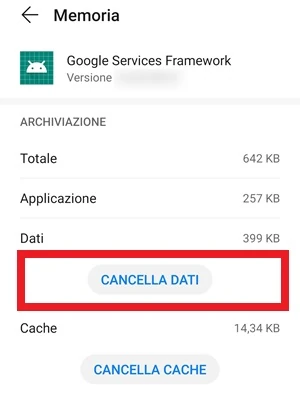 Dalla pagina memoria di Google Services framework, c'è il pulsante cancella dati in evidenza