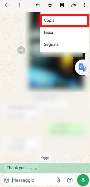 dalla chat di whatsapp è evidenziata la voce copia che è apparsa in un menu dopo aver premuto l'icona con i 3 punti in verticale. La voce copia è con una cornice rossa intorno