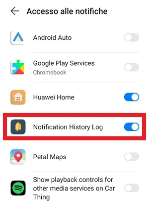 dalla sezione accesso alle notifiche delle impostazioni di android, la voce notification history log con il suo interruttore acceso al suo fianco sono evidenziate con una cornice rossa intorno
