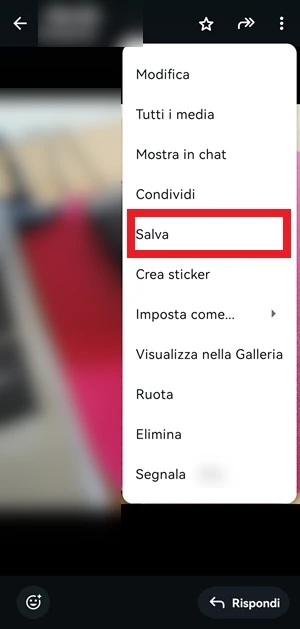 dall'immagine di whatsapp nel menu è in evidenza la voce salva