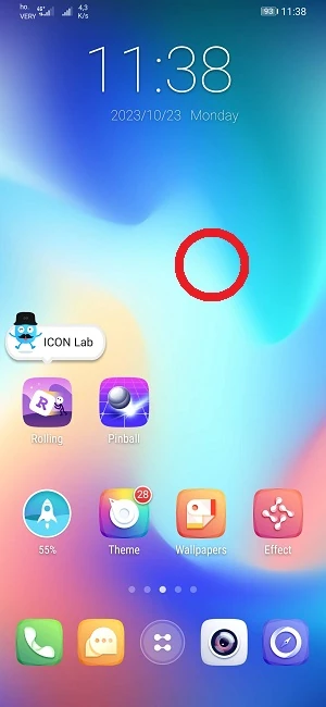 da go launcher attivo nella home, un cerchio indica un punto vuoto in cui tenere premuto con il dito