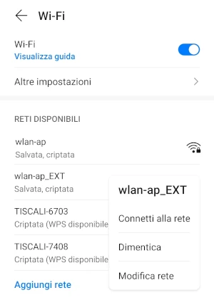dalla pagina wi-fi delle impostazioni dello smartphone, l'interruttore del wi-fi è acceso e si vede la voce dimentica per la rete selezionata
