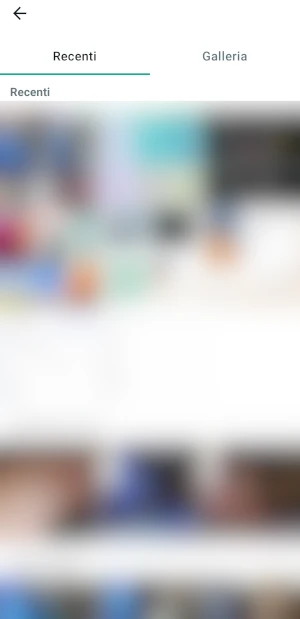 schermata di whatsapp da cui si può scegliere come sfondo una foto presente in galleria