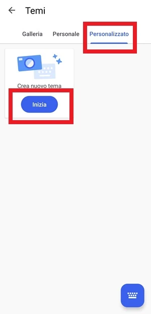 dalla schermata Temi della swiftkey keyboard si vedono inquadrati in rosso la voce personalizzato e il pulsante inizia