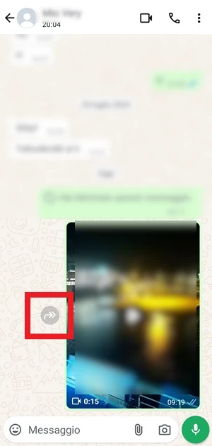 icona di inoltro di un video su whatsapp