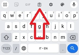 nella tastiera gboard una freccia indica l'icona degli appunti