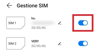 schermata di android per la gestione della sim da cui si può attivare o disattivare una sim card. in questo caso è messo in evidenza l'interruttore della sim 1