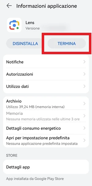dalla schermata informazioni applicazione di google lens il pulsante termina è evidenziato con un riquadro rosso
