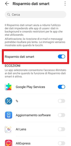 dalle impostazioni di android, l'interruttore di fianco alla voce risparmio dati smart è acceso e l'intera voce ha una cornice rossa intorno per essere in maggiore evidenza rispetto alle altre voci
