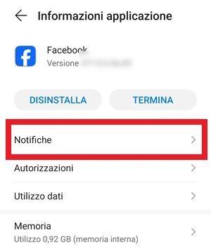 la voce notifiche nella schermata informazioni applicazione di facebook ha una cornice rossa intorno