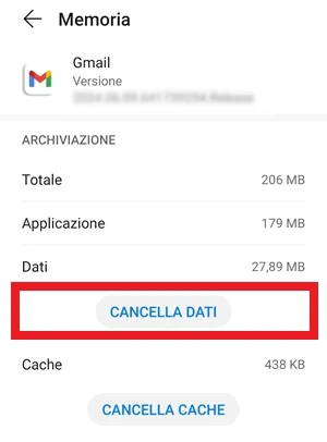 dalla sezione memoria di gmail, il pulsante cancella dati è inquadrato con una cornice rossa
