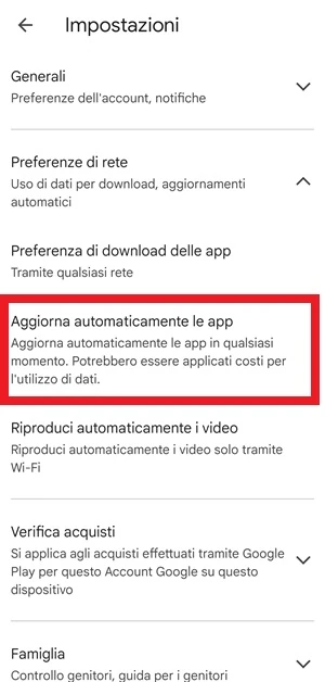 dalle impostazioni del play store, la voce con scritto aggiorna automaticamente le app è messa in evidenza con una cornice rossa intorno