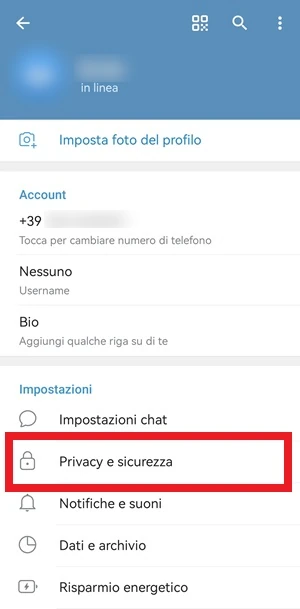 dal menu di telegram con una cornice rossa è in evidenza la voce privacy e sicurezza