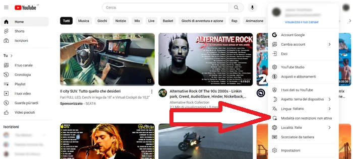 dalla modalità web di youtube con una freccia è indicata la voce modalità con restrizioni non attiva