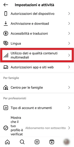schermata impostazioni e attività di instagram con selezionata la voce utilizzo dati e qualità di contenuti multimediali