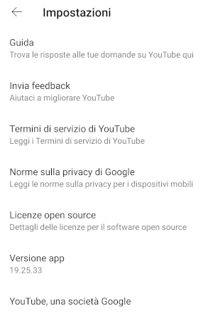 schermata impostazioni di youtube da cui accedere alla versione dell'applicazione