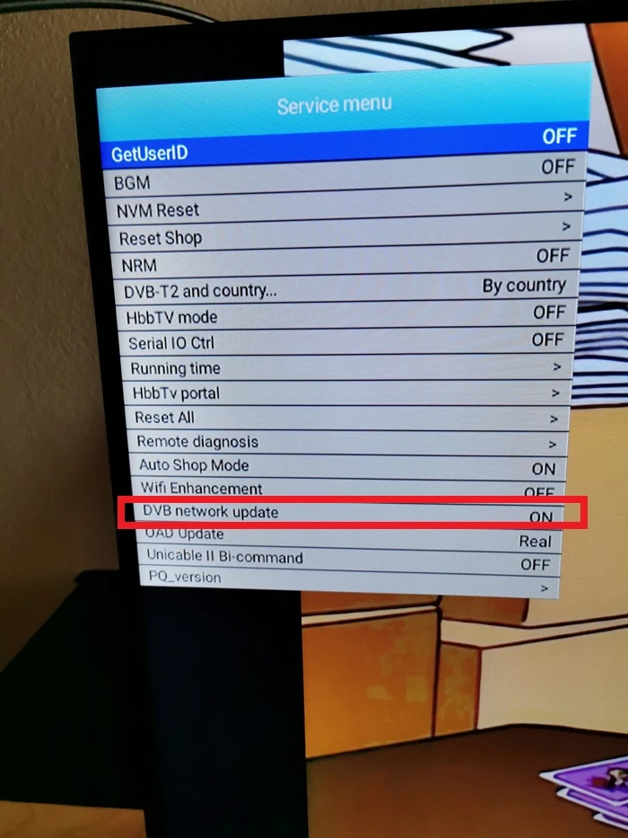 schermo smart tv con la voce dvb network update in evidenza