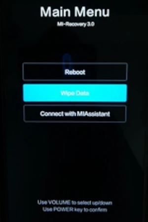 schermata recovery di xiaomi, redmi, poco con selezionato il pulsante wipe data