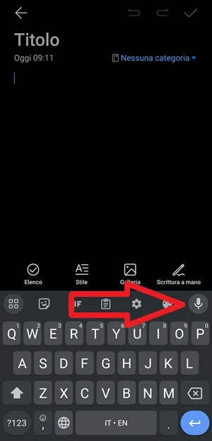 nella tastiera gboard una freccia indica l'icona con il microfono