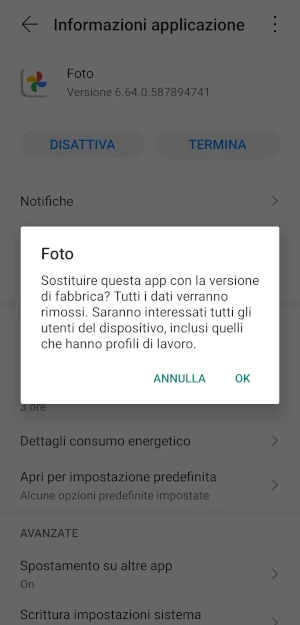 messaggio di google foto che chiede se sostituire l'app con la sua versione di fabbrica