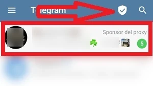 su telegram una freccia indica l'icona che indica che si è connessi al proxy