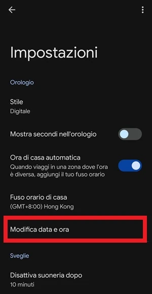 dalle impostazioni dell'app google orologio, la voce modifica data e ora è messa in risalto in una cornice rossa che la rende più visibile