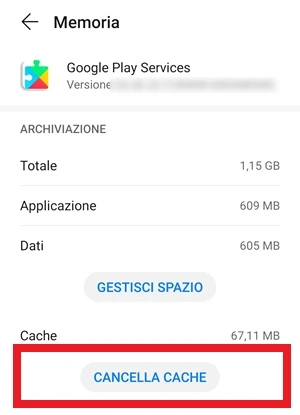 per google play services da memoria è evidenziato con una cornice rossa il pulsante cancella cache