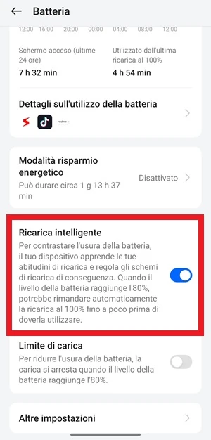 pagina batteria delle impostazioni di realme con attivo l'interruttore della ricarica intelligente